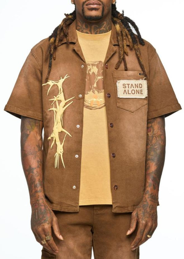 AOLONGE - "LEFT STANDING" BROWN BUTTON UP