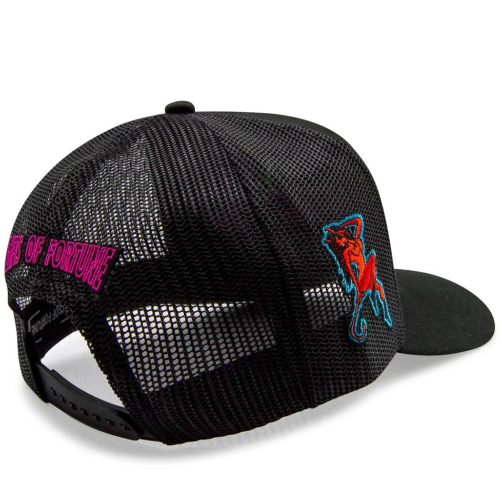 GIFTS OF FORTUNE - Club Trucker T-shirt - BLACK